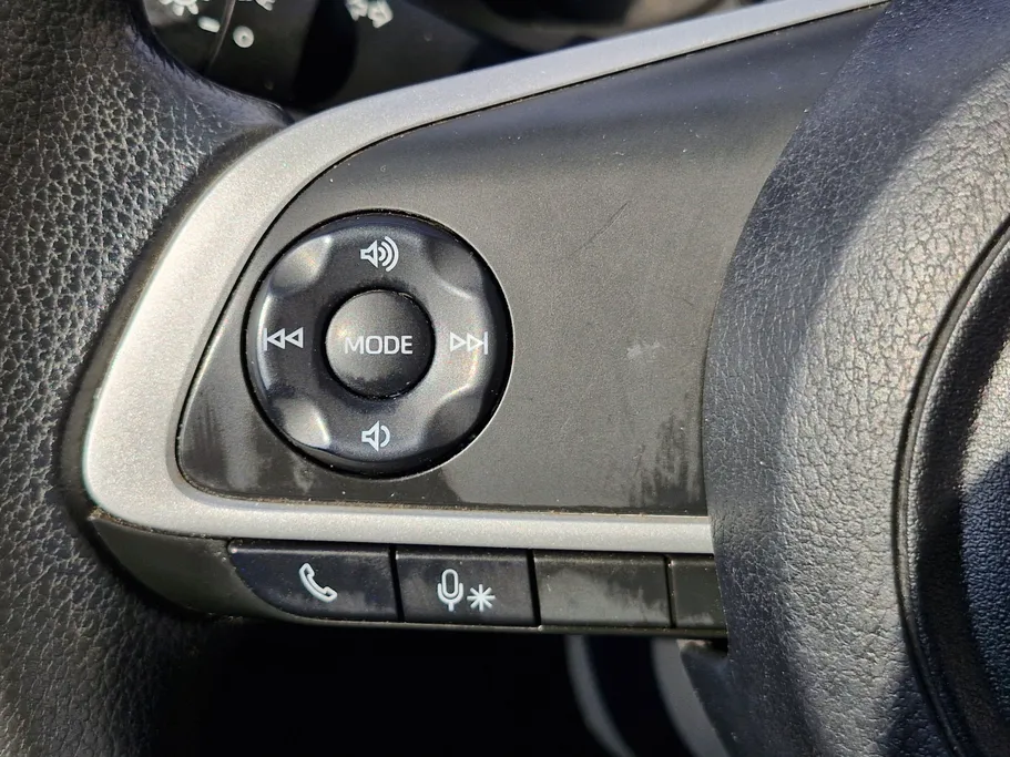 2024 Toyota Yaris  Y 