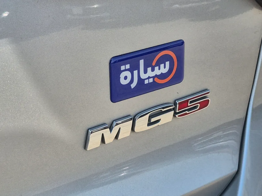 ام جي 5 COM 2022 