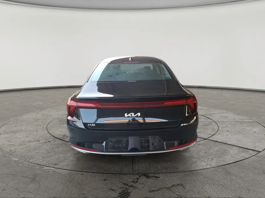 2022 Kia K8 LX 