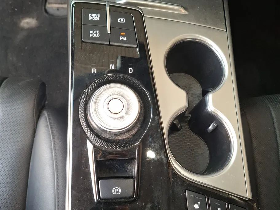 2022 Kia K8 LX 