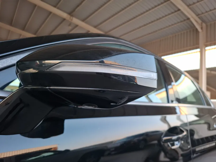 2022 Kia K8 LX 