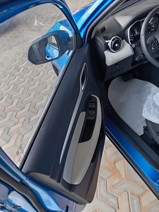 2024 MG ZS LUX 