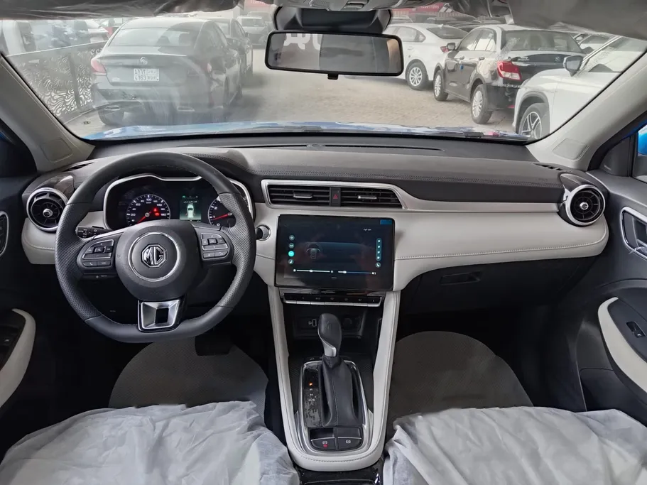 2024 MG ZS LUX 