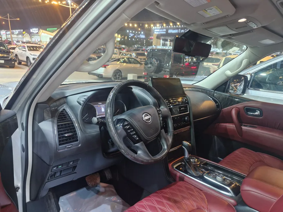 2023 Nissan Patrol Platinum 