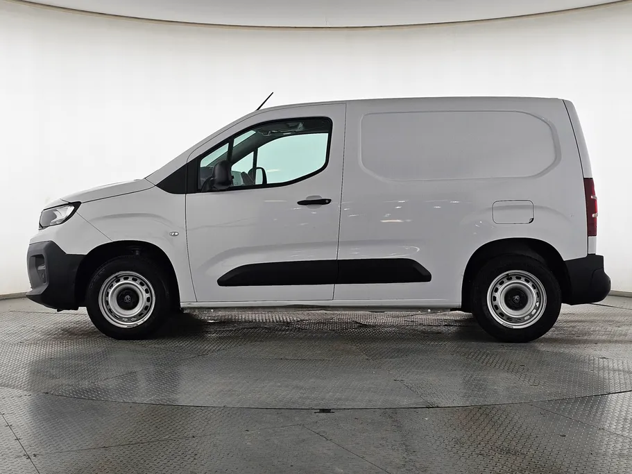 2025 Peugeot Partner Short van 