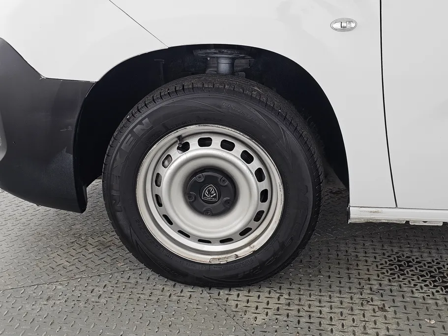 2025 Peugeot Partner Short van 