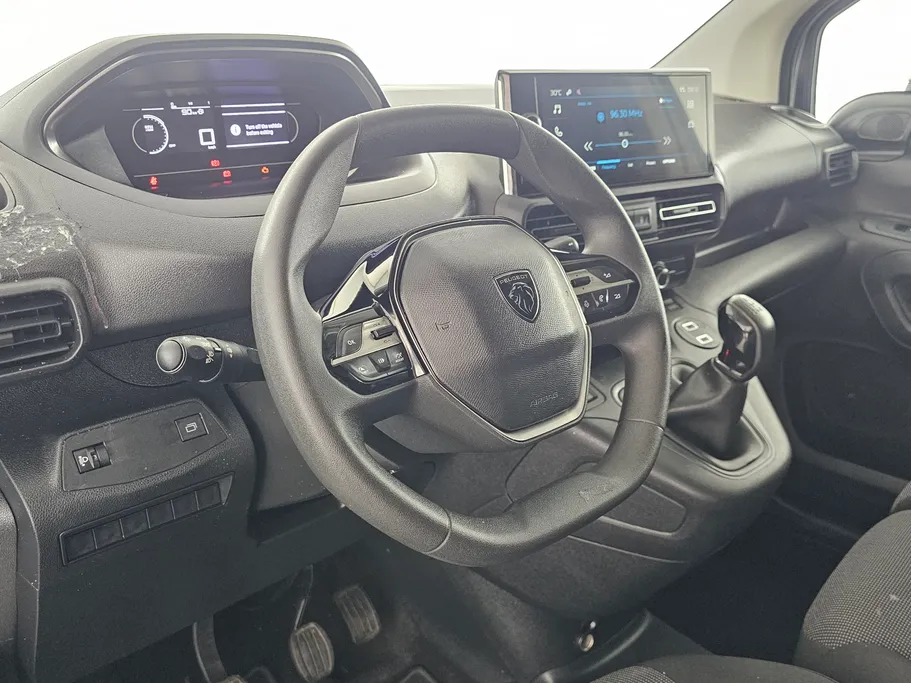2025 Peugeot Partner Short van 