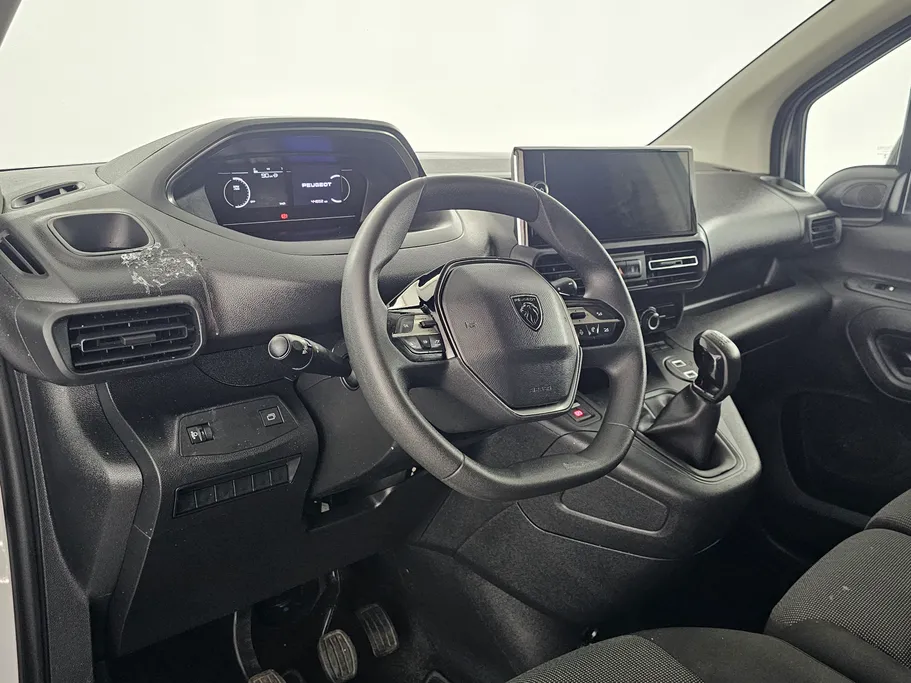 2025 Peugeot Partner Short van 