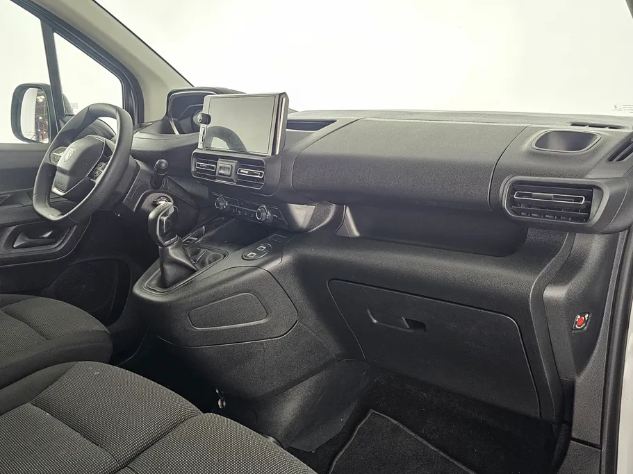 2025 Peugeot Partner Short van 