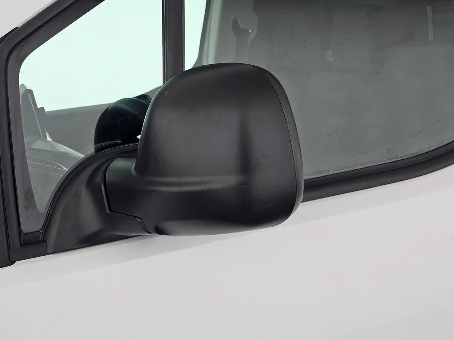 2025 Peugeot Partner Short van 