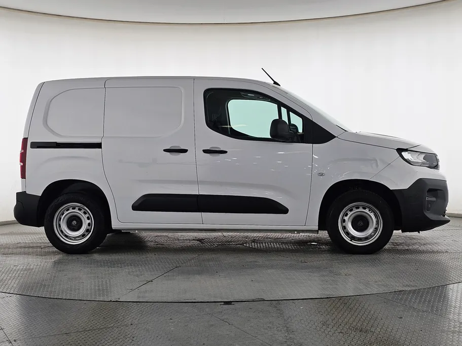 2025 Peugeot Partner Short van 