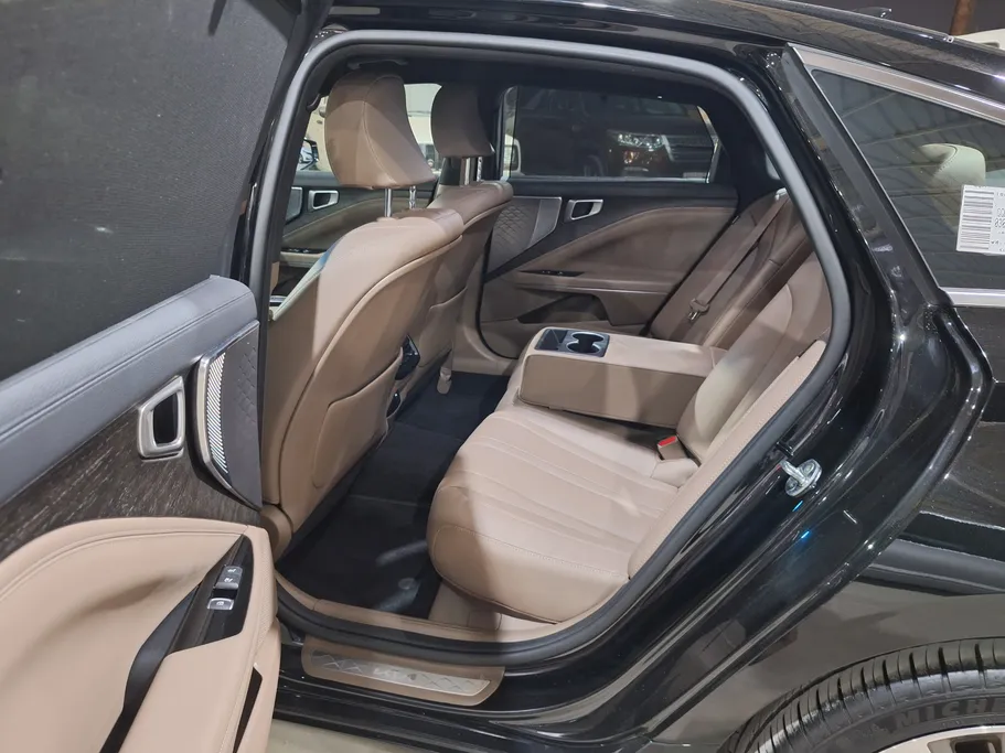 2022 Kia K8 MID 