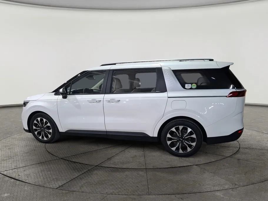 2023 Kia Carnival GL 
