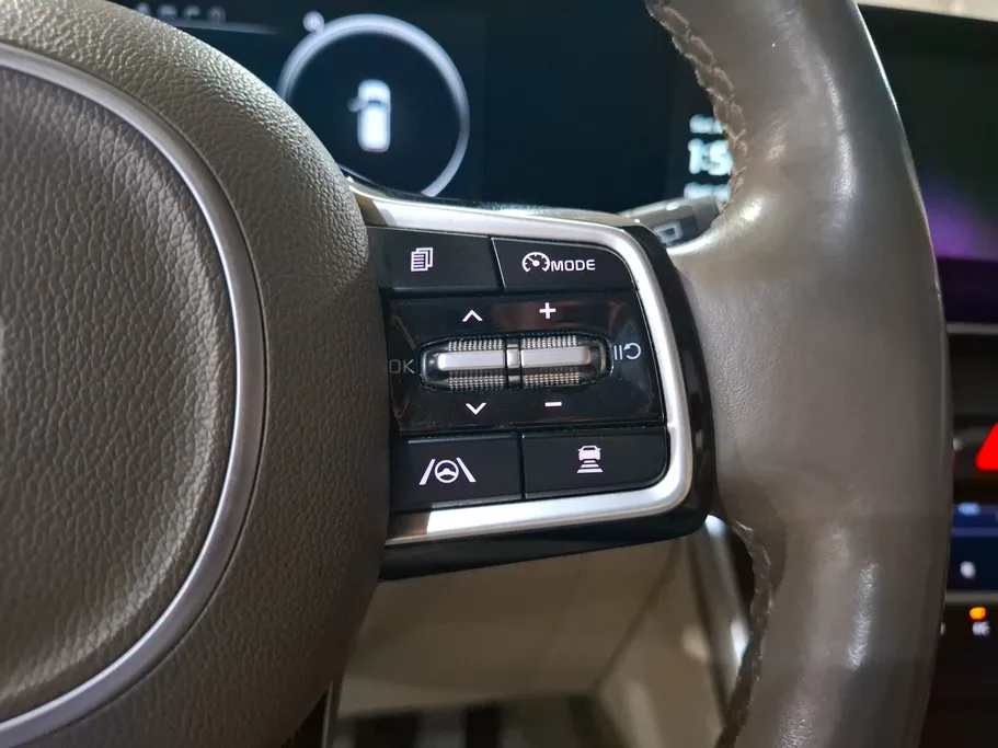 2023 Kia Carnival GL 