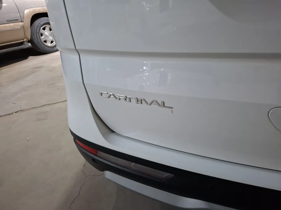 2023 Kia Carnival GL 
