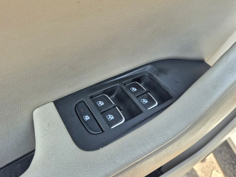 2021 Hongqi H5 Luxury 