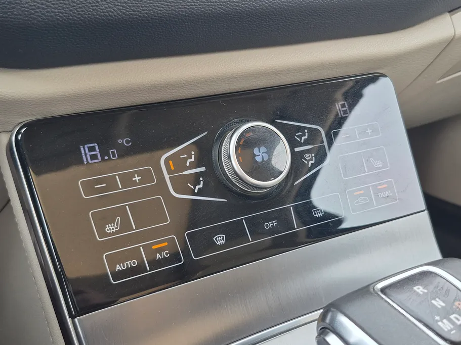 2021 Hongqi H5 Luxury 