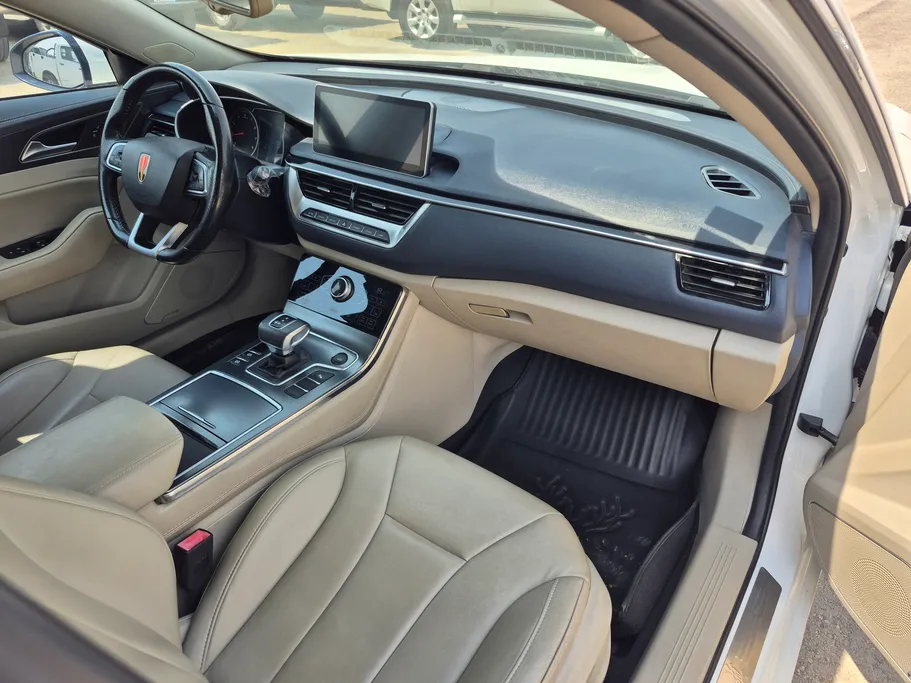 2021 Hongqi H5 Luxury 