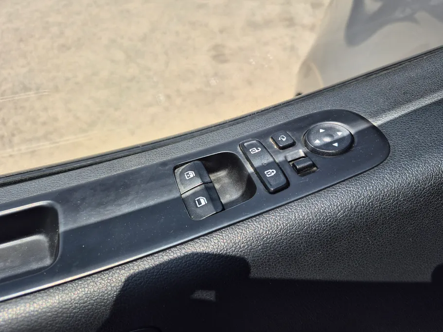 2024 Hyundai Staria Smart 9 ST 