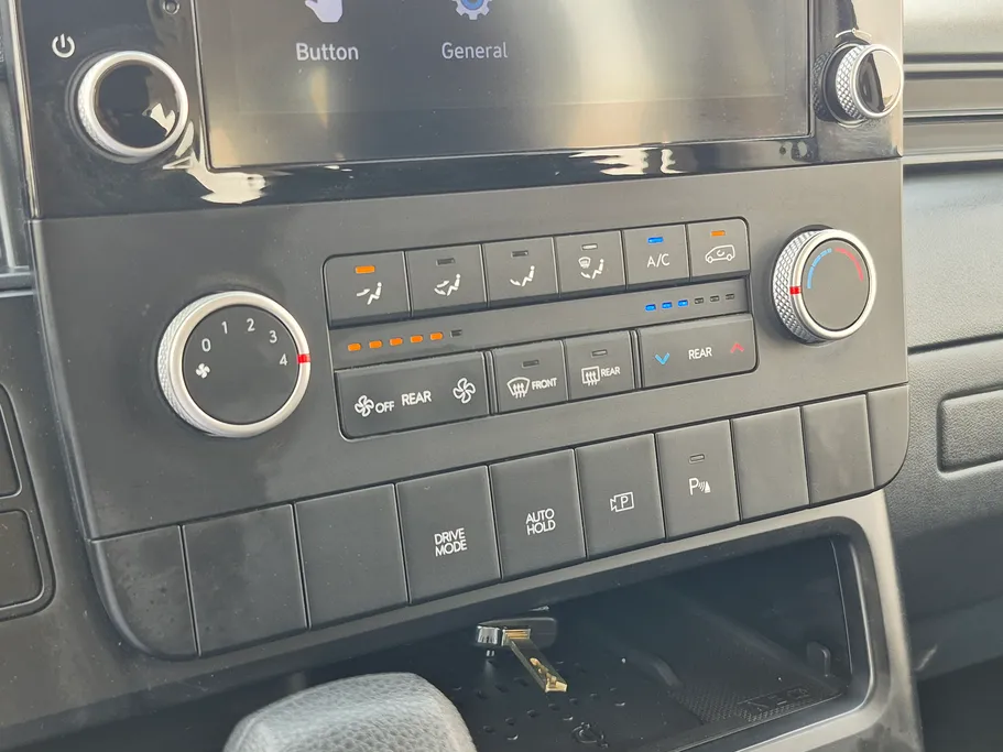 2024 Hyundai Staria Smart 9 ST 