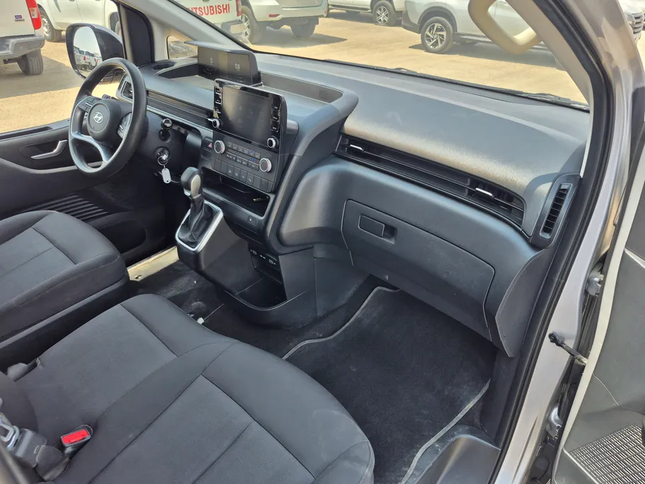2024 Hyundai Staria Smart 9 ST 