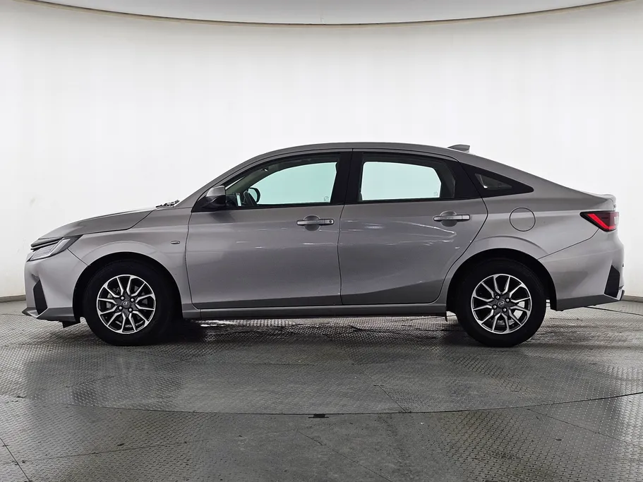 2023 Toyota Yaris  Y 