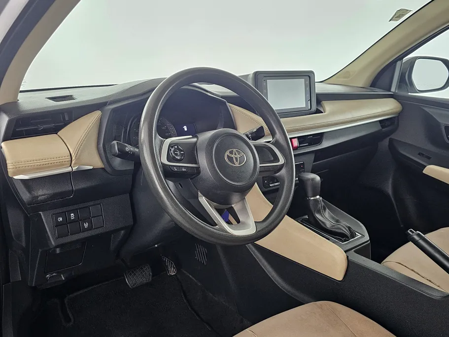 2023 Toyota Yaris  Y 