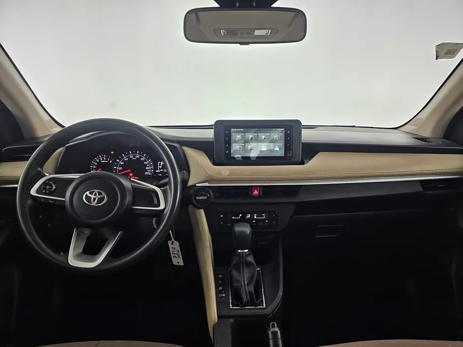 2023 Toyota Yaris  Y 