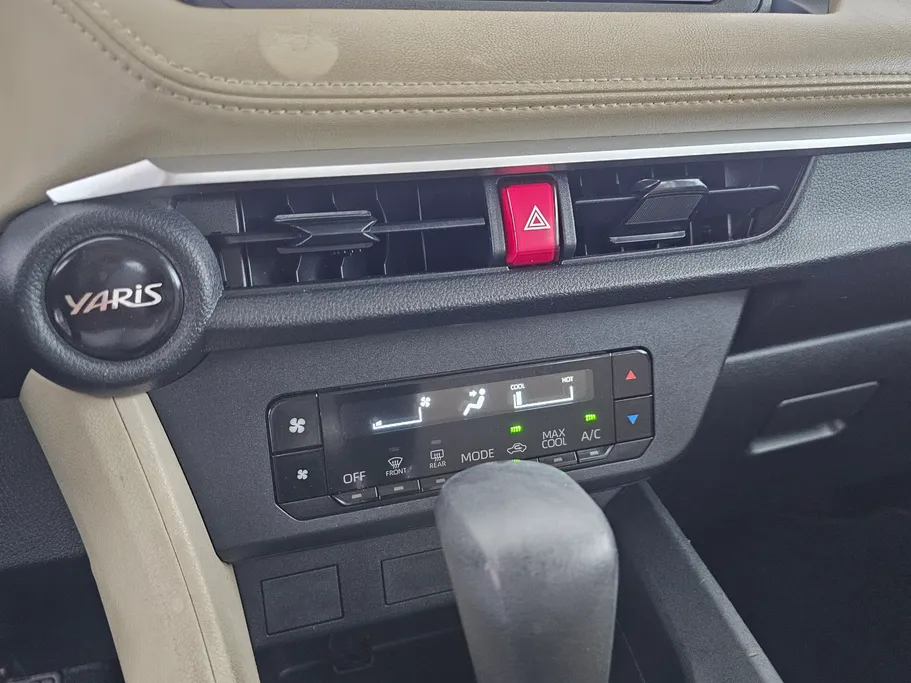 2023 Toyota Yaris  Y 