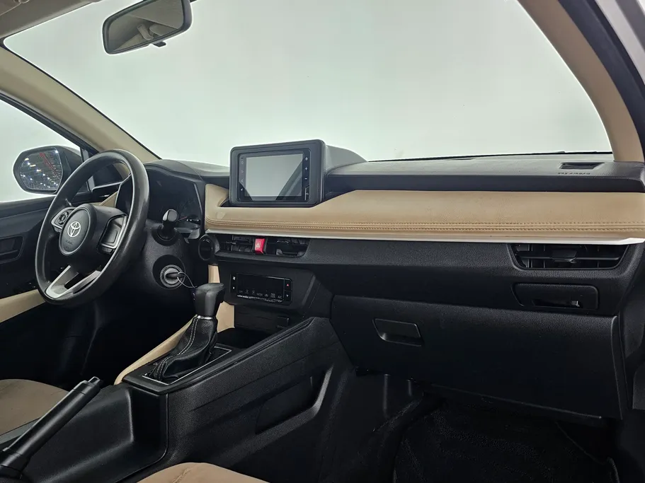 2023 Toyota Yaris  Y 