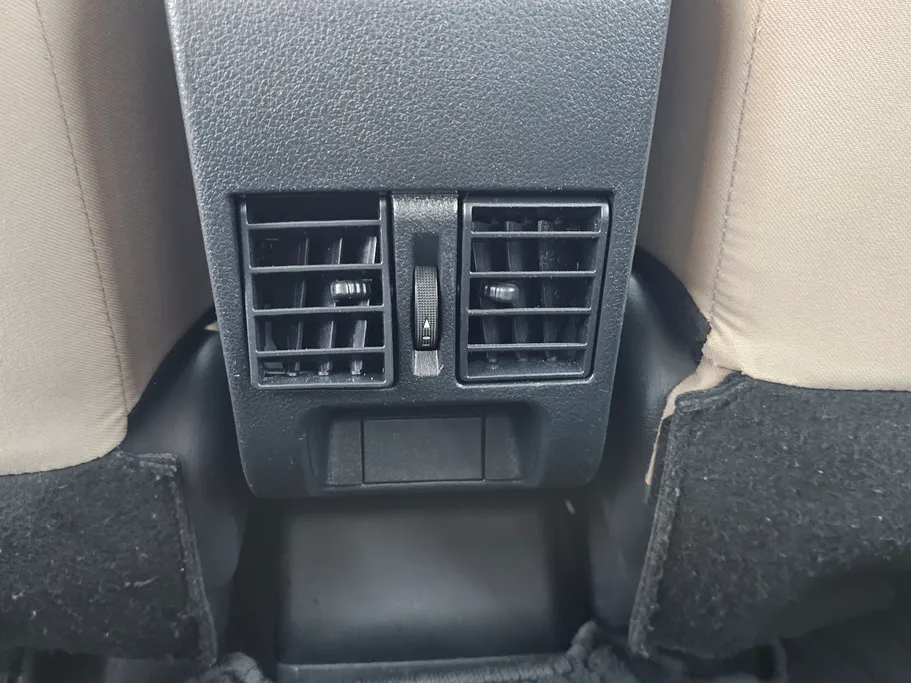 2023 Toyota Yaris  Y 