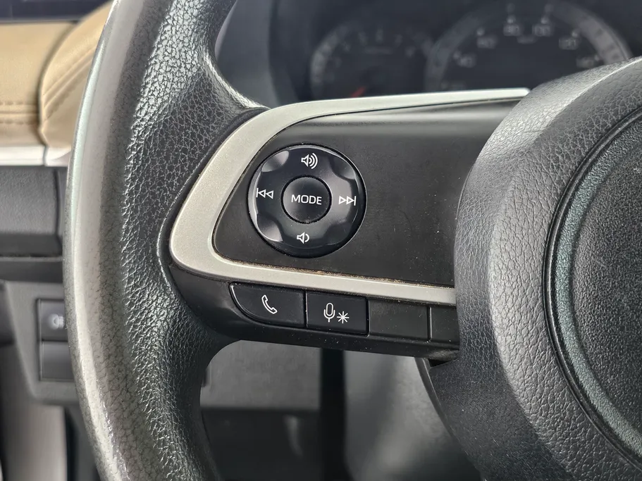 2023 Toyota Yaris  Y 