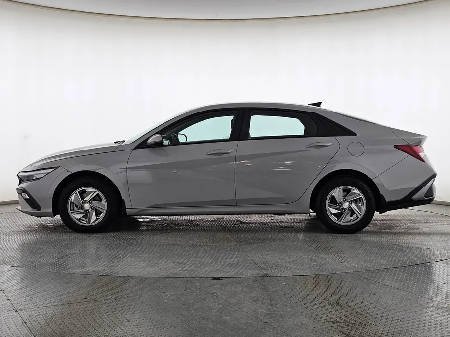2024 Hyundai Elantra Fleet 