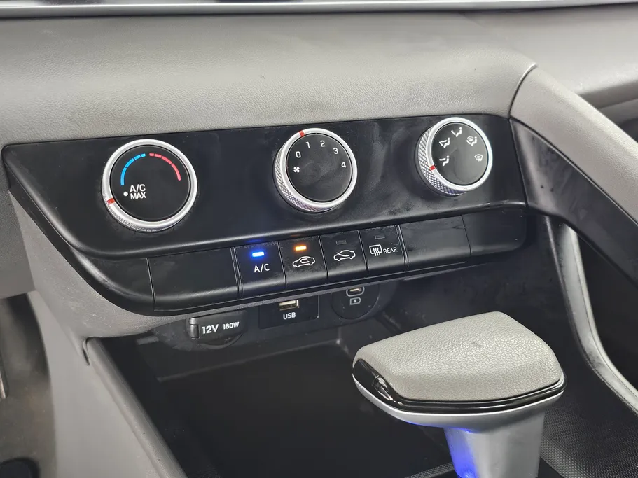 2024 Hyundai Elantra Fleet 