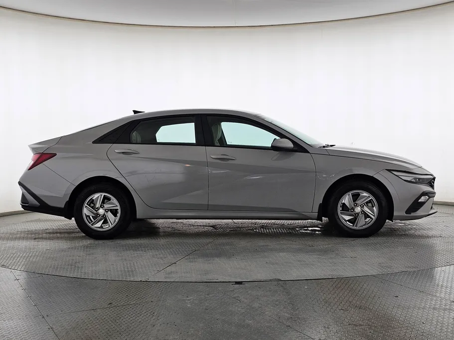 2024 Hyundai Elantra Fleet 
