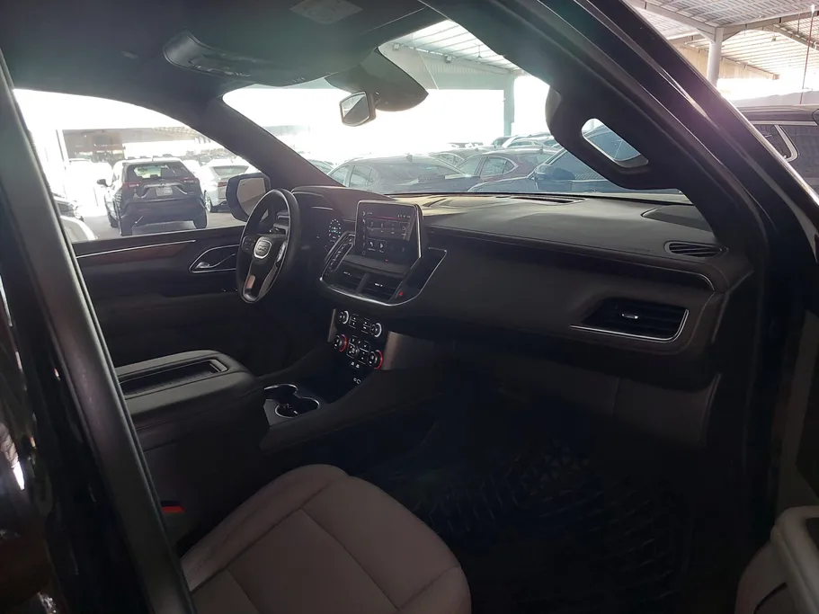 2023 GMC Yukon SLE 