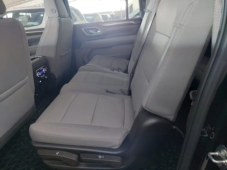 2023 GMC Yukon SLE 