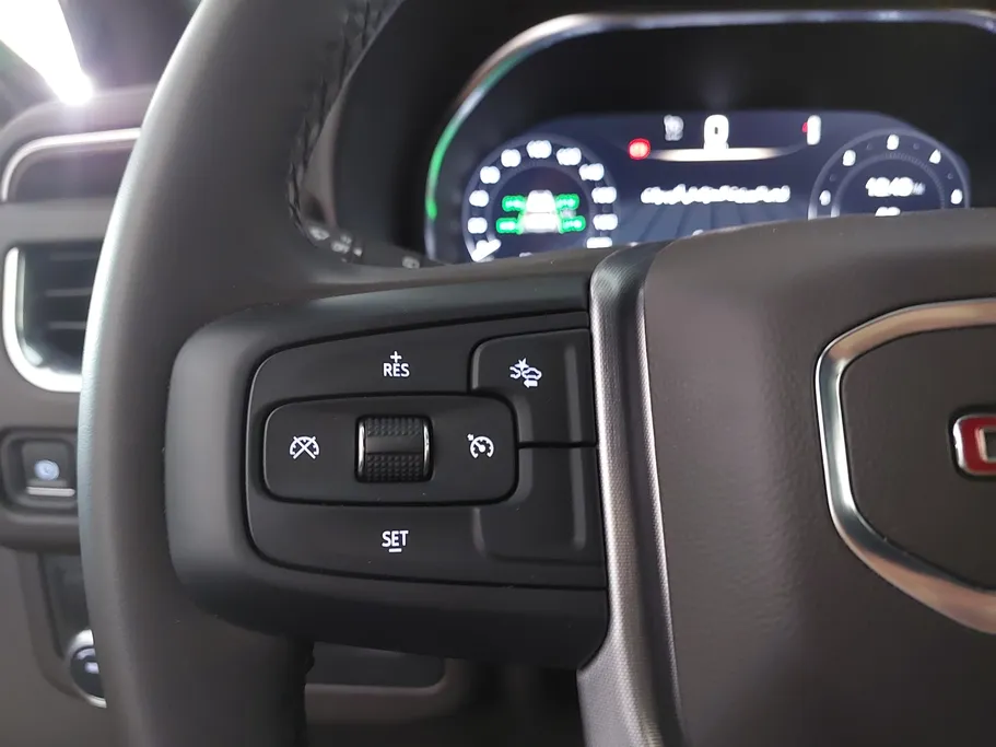2023 GMC Yukon SLE 