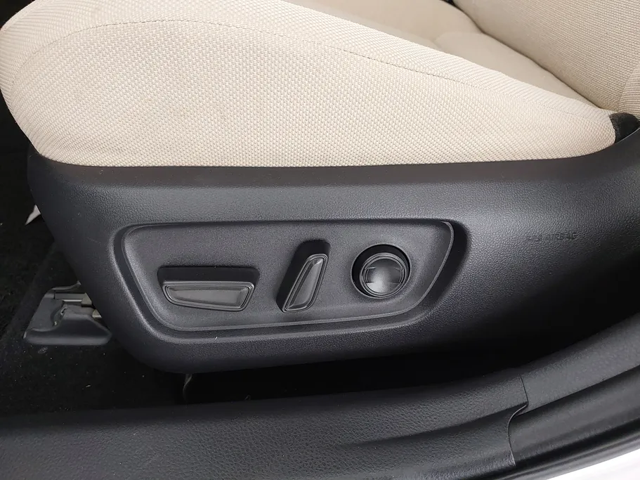 2025 تويوتا Camry  E HEV 