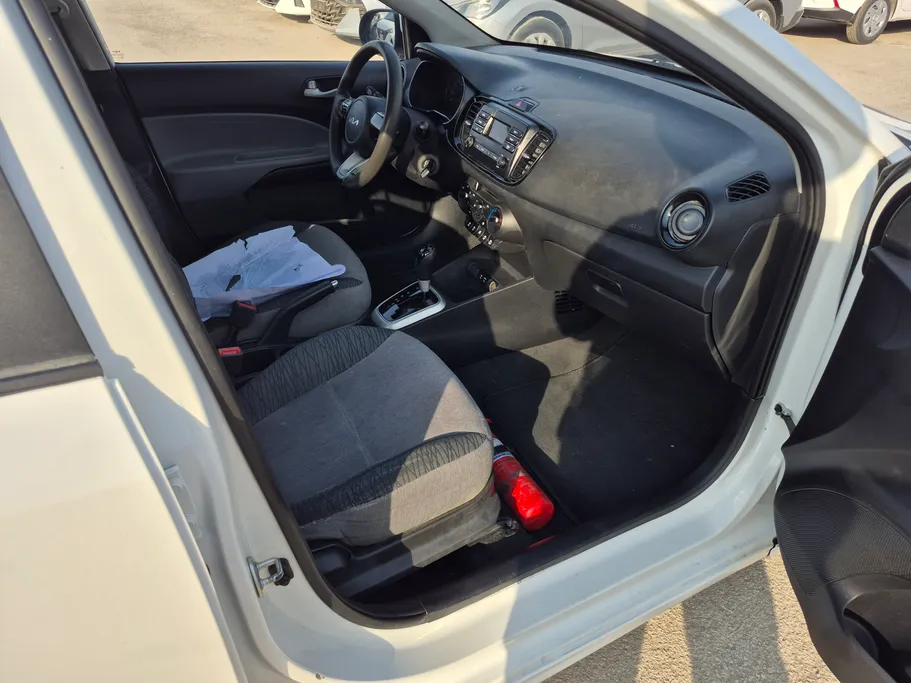 2022 Kia Pegas LX 