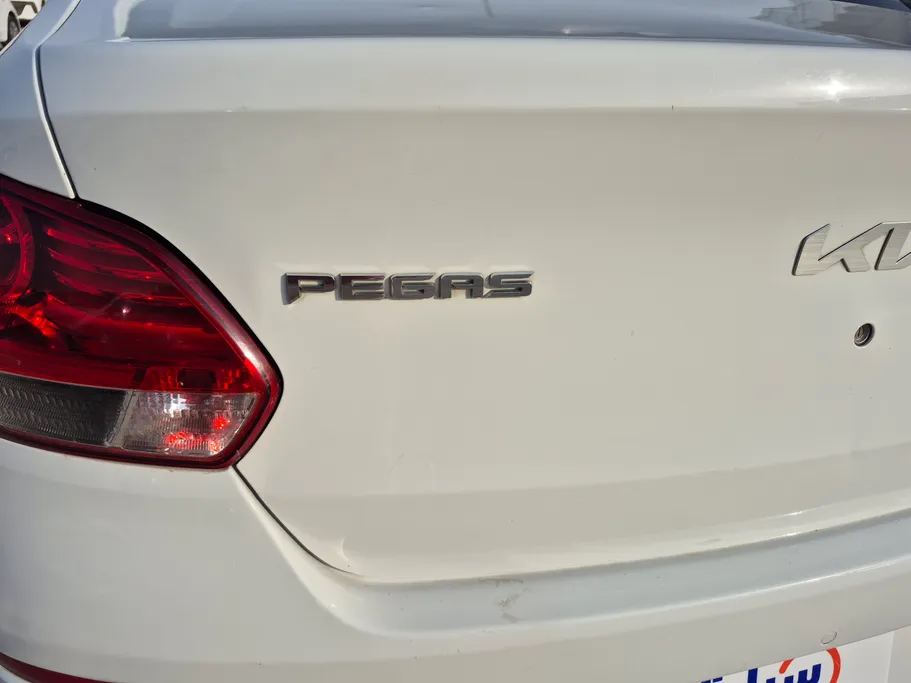 2022 Kia Pegas LX 