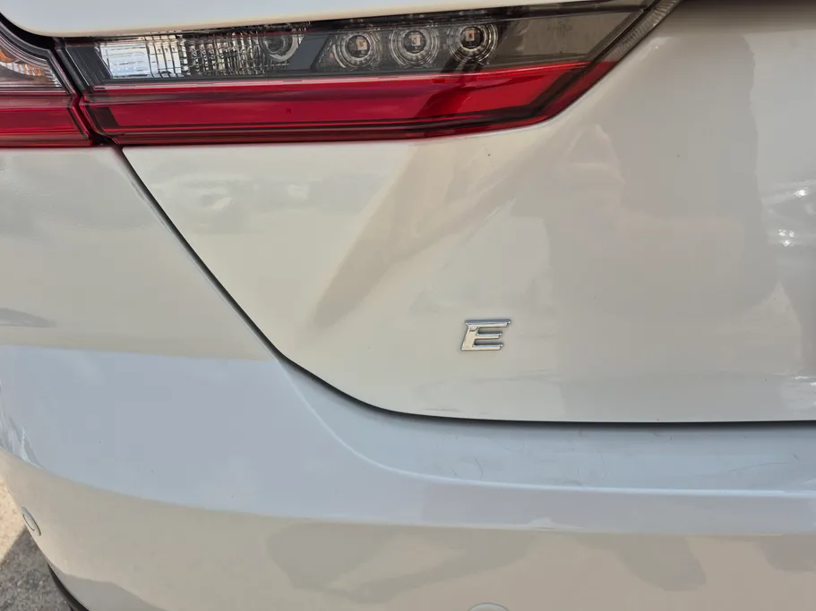 تويوتا كامري E 2025 