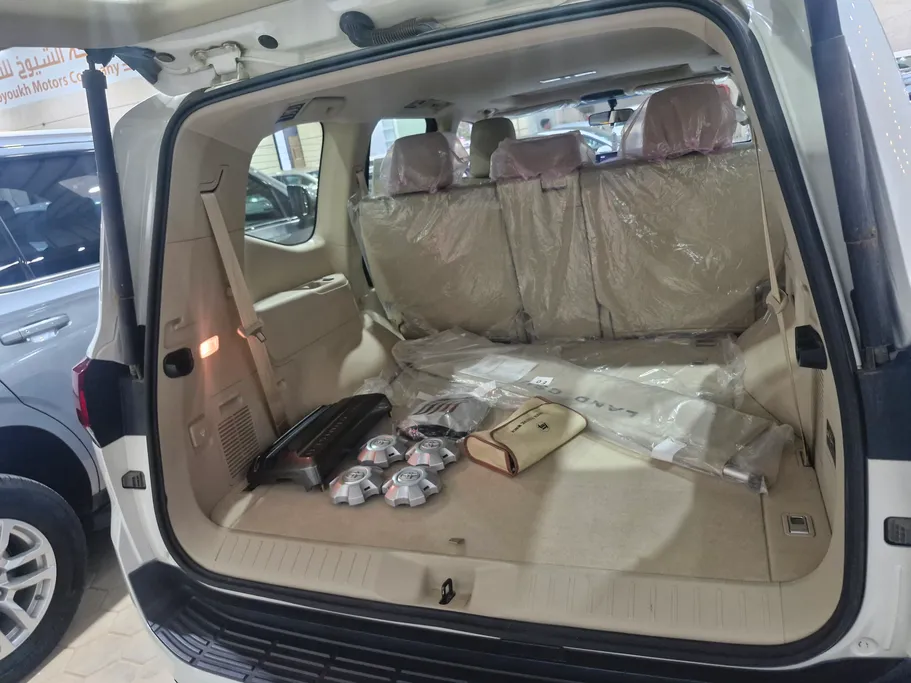 2023 Toyota Land Cruiser GXR 
