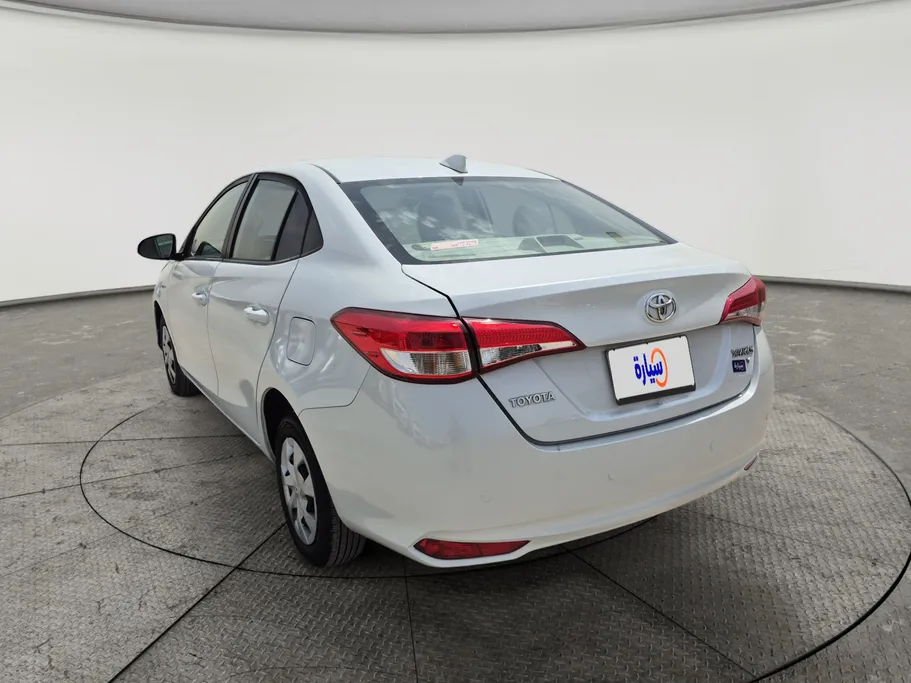 2022 Toyota Yaris  Y 