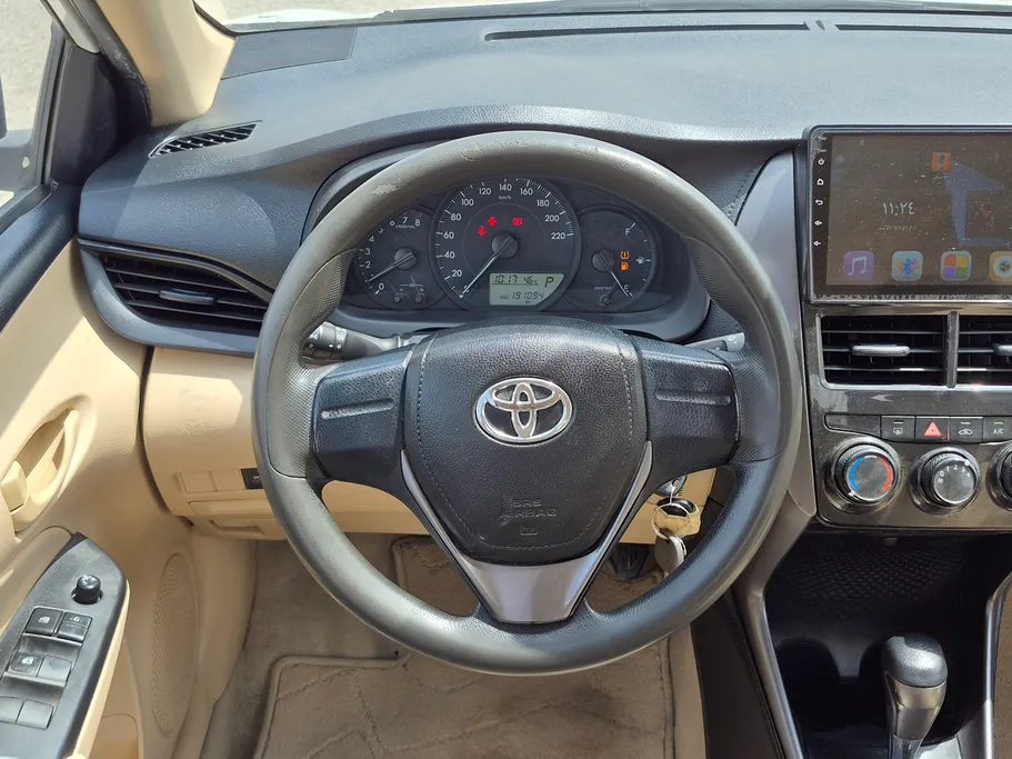 2022 Toyota Yaris  Y 