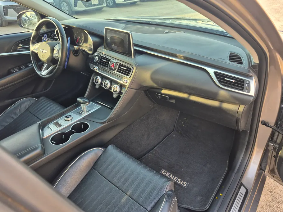2020 Genesis G70 Prestige 