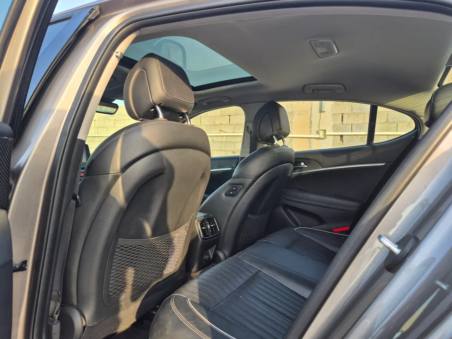 2020 Genesis G70 Prestige 