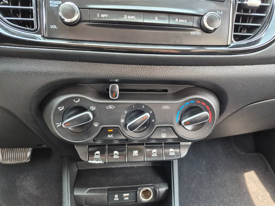 2023 Kia Pegas LX 