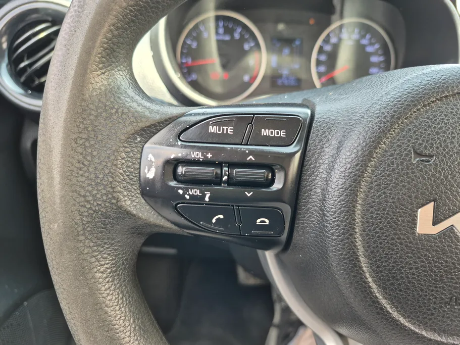 2023 Kia Pegas LX 