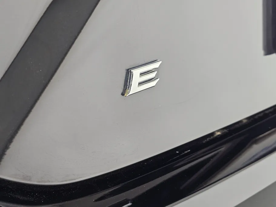 تويوتا كامري E 2025 